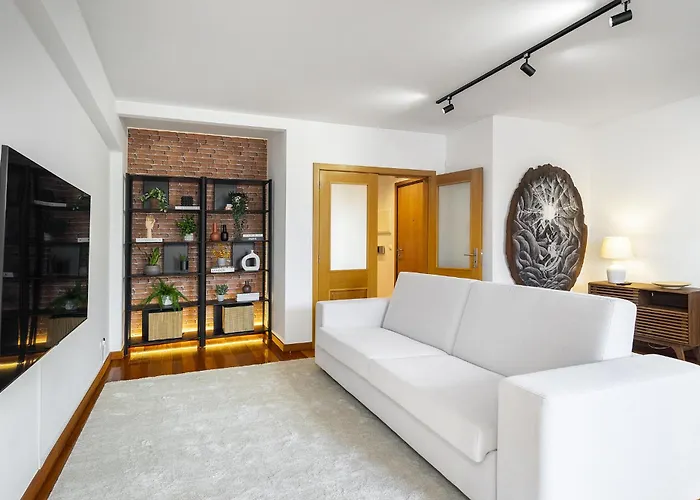 Whome Charming Urban Retreat With Skyline Views