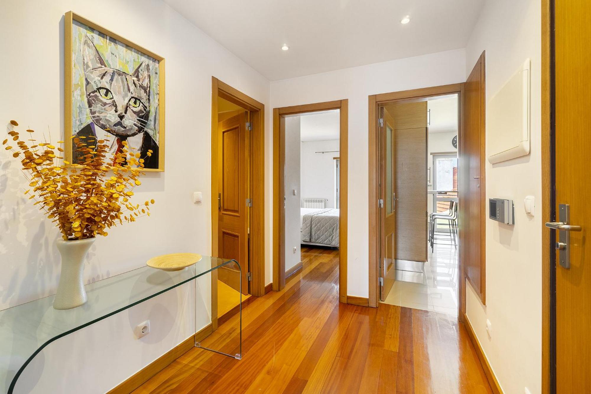 Whome Charming Urban Retreat With Skyline Views *